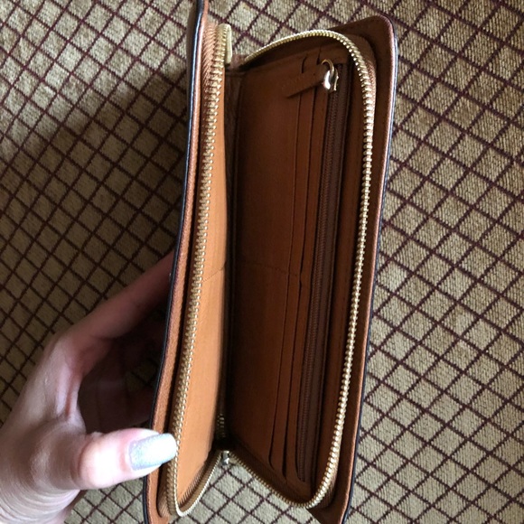 Michael Kors camel brown zipper wallet - Picture 5 of 6